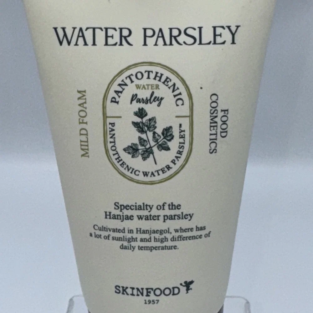 Skinfood Pantothenic Water Parsley Refresh Cleansing Foam 150mL / K-Beauty